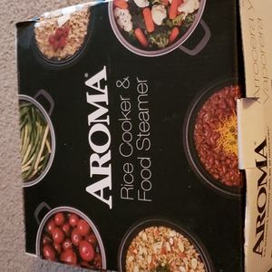 Rice cooker / food steamer